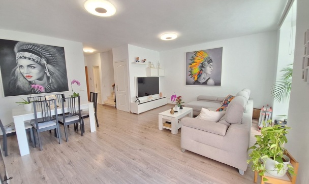 Town house - Resale - Estepona - Estepona Centro