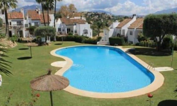 Town house - Resale - Estepona - Estepona Centro
