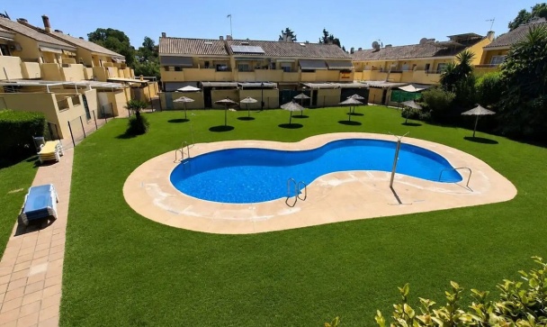 Town house - Resale - Estepona - Estepona Centro