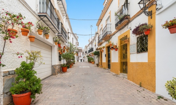 Town house - Resale - Estepona - Estepona Centro