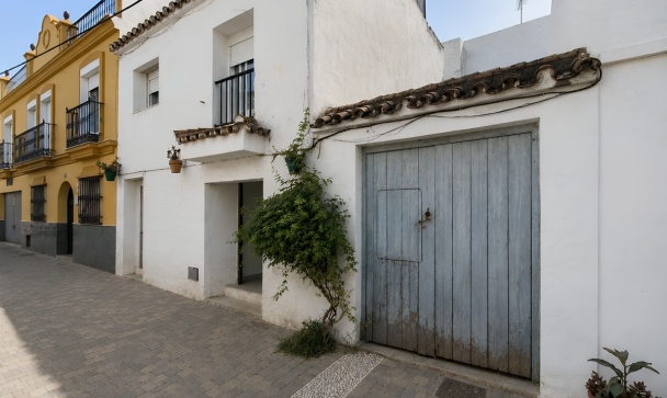 Town house - Resale - Estepona - Estepona Centro