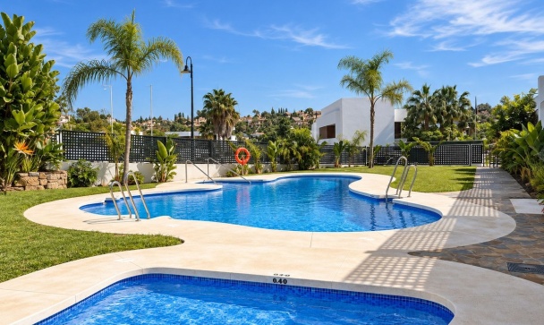 Town house - Resale - Estepona - Estepona Centro