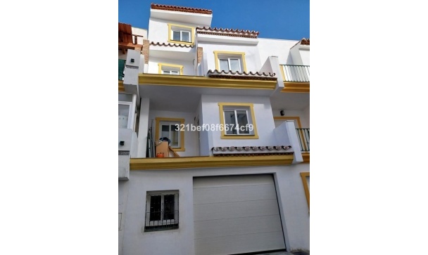 Town house - Resale - Estepona - Estepona Centro