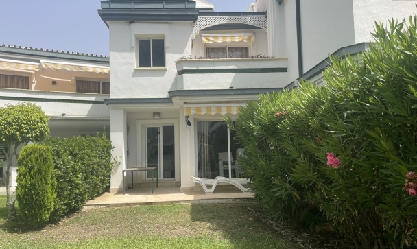 Town house - Resale - Estepona - Estepona Centro