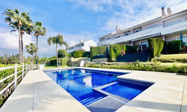 Town house - Resale - Estepona - RSM-95776