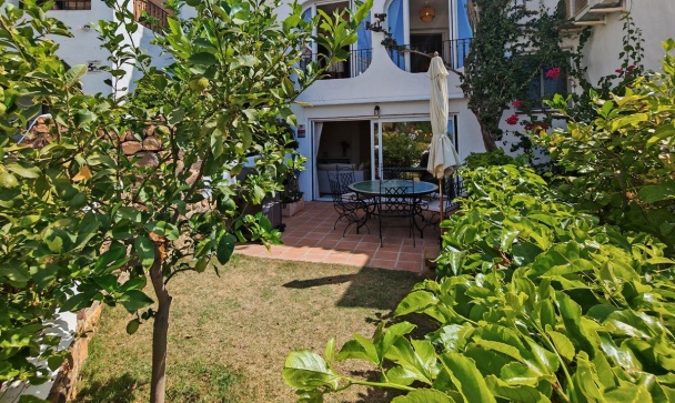 Town house - Resale - Marbella - Altos de los Monteros