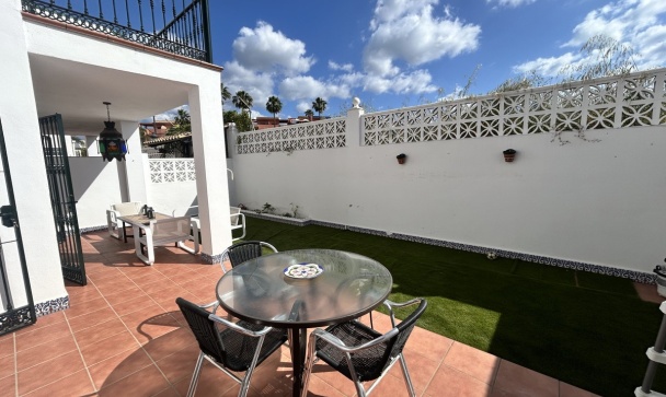 Town house - Resale - Marbella - Guadalmina Alta