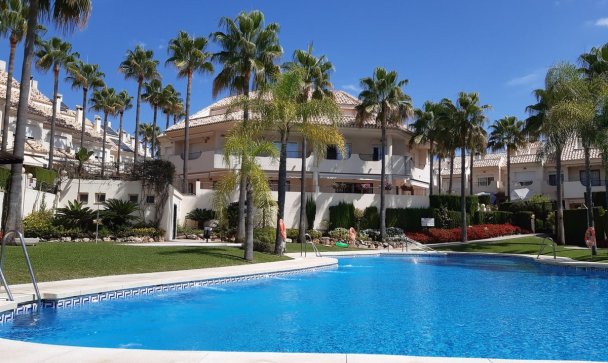 Town house - Resale - Marbella - Las Chapas