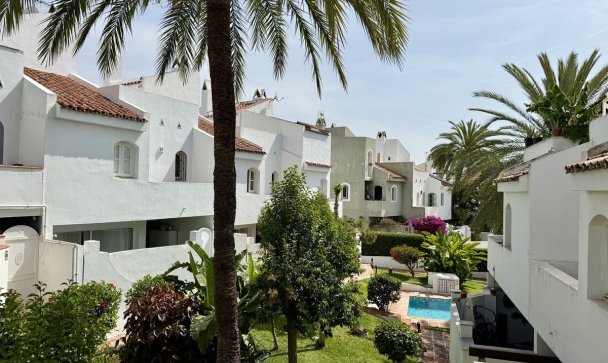 Town house - Resale - Marbella - Nueva Andalucía