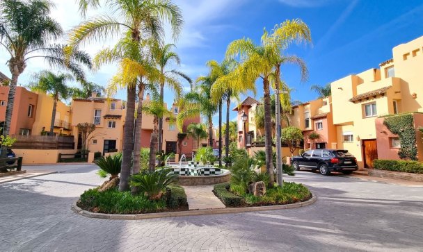 Town house - Resale - Marbella - Nueva Andalucía