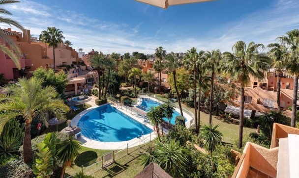 Town house - Resale - Marbella - Nueva Andalucía