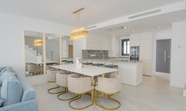 Town house - Resale - Marbella - Nueva Andalucía