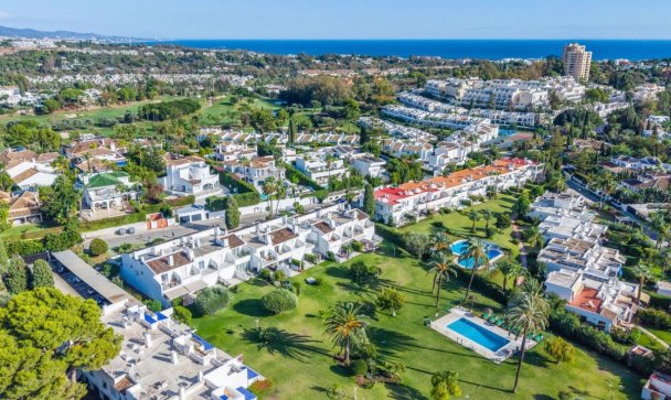 Town house - Resale - Marbella - Nueva Andalucía