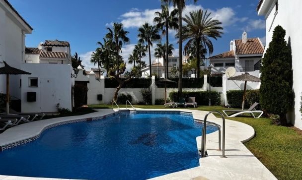 Town house - Resale - Marbella - Nueva Andalucía