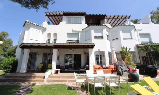Town house - Resale - Marbella - Nueva Andalucía
