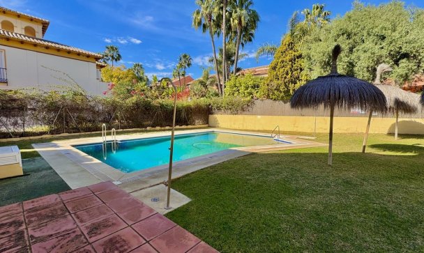 Town house - Resale - Marbella - Puerto Banús