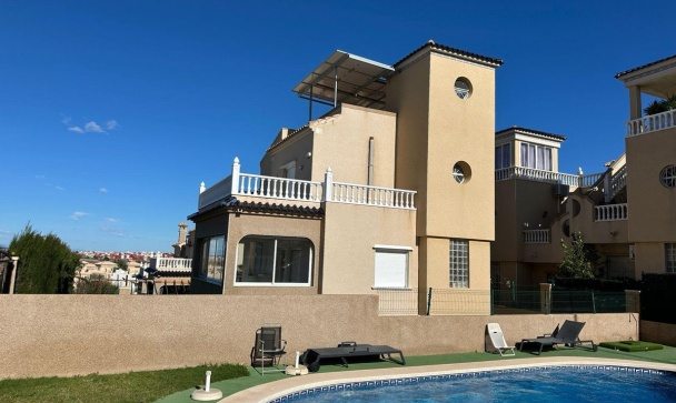 Town house - Resale - Orihuela - Villamartin