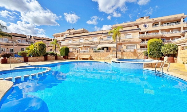 Town house - Resale - Orihuela - Villamartin