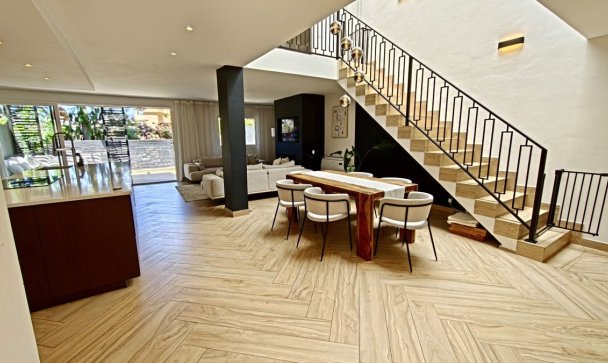 Town house - Wiederverkauf - Estepona - Atalaya
