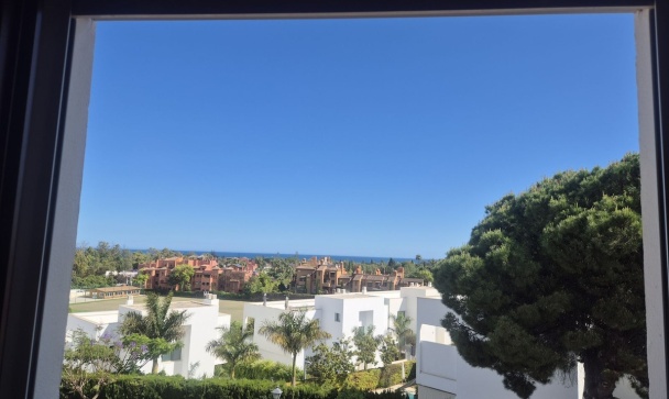 Town house - Wiederverkauf - Estepona - Atalaya