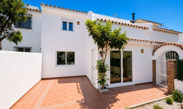 Town house - Wiederverkauf - Estepona - Atalaya