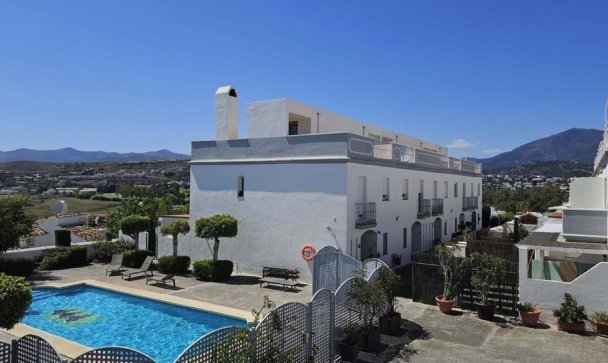 Town house - Wiederverkauf - Estepona - Atalaya