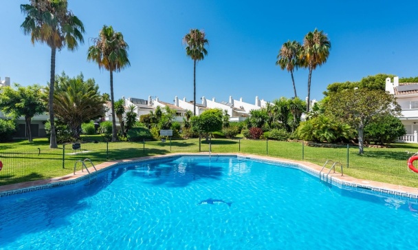 Town house - Wiederverkauf - Estepona - Bel Air