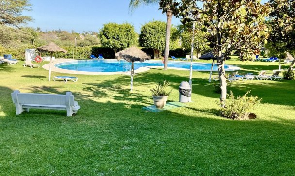 Town house - Wiederverkauf - Estepona - Estepona Centro