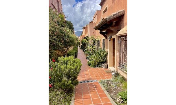 Town house - Wiederverkauf - Estepona - Estepona Centro