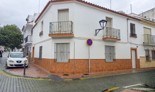 Town house - Wiederverkauf - Estepona - Estepona Centro