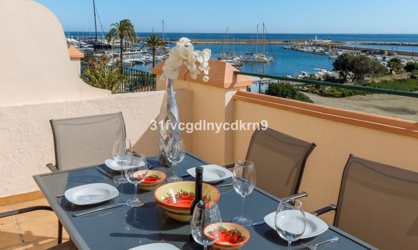 Town house - Wiederverkauf - Estepona - Estepona Centro