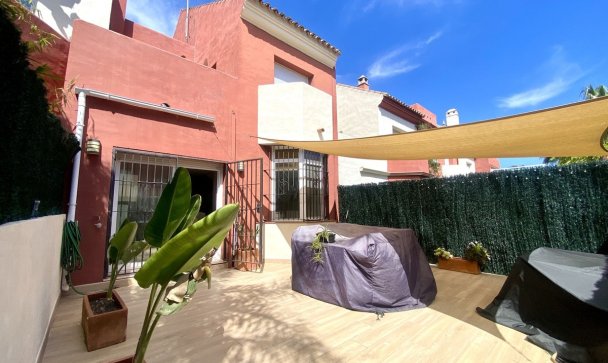 Town house - Wiederverkauf - Estepona - Estepona Centro