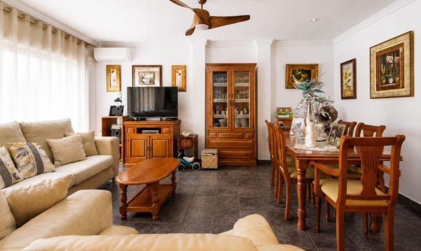 Town house - Wiederverkauf - Estepona - Estepona Centro