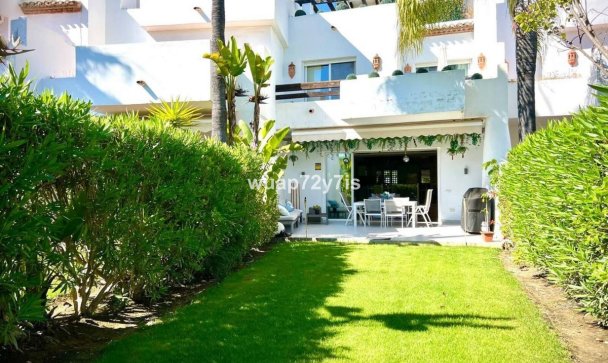 Town house - Wiederverkauf - Estepona - Estepona Centro