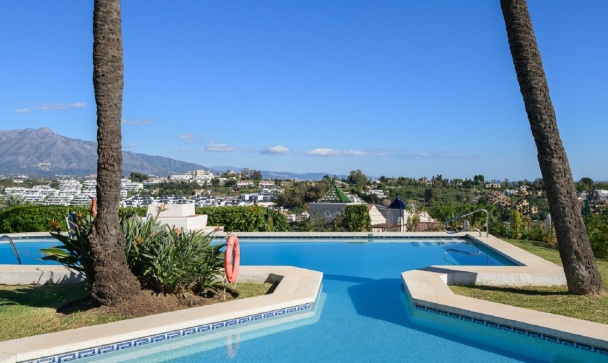 Town house - Wiederverkauf - Estepona - Estepona Centro