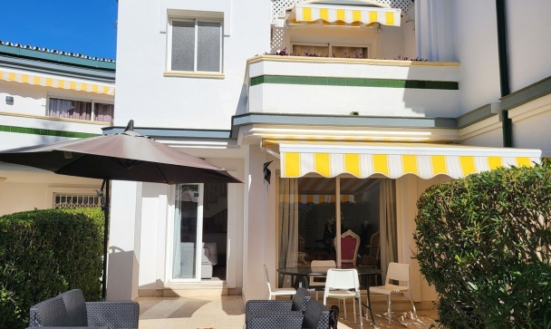 Town house - Wiederverkauf - Estepona - Estepona Centro