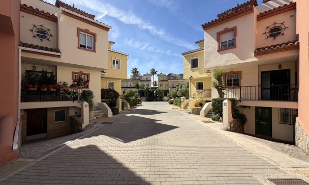 Town house - Wiederverkauf - Estepona - Estepona Centro