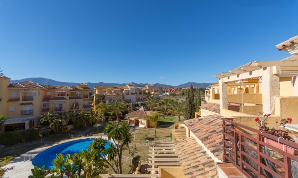 Town house - Wiederverkauf - Estepona - Estepona Centro