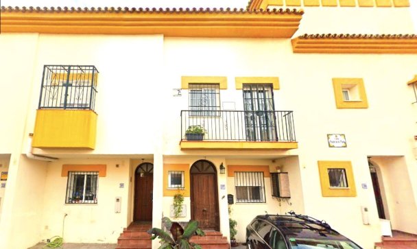 Town house - Wiederverkauf - Estepona - Estepona Centro