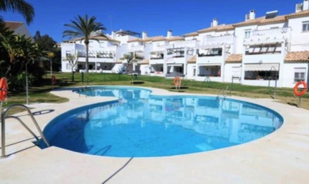 Town house - Wiederverkauf - Estepona - Estepona Centro