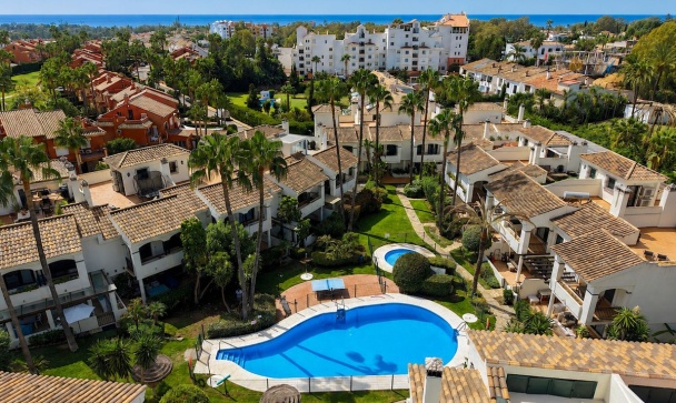 Town house - Wiederverkauf - Estepona - Estepona Centro