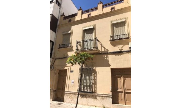 Town house - Wiederverkauf - Estepona - Estepona Centro