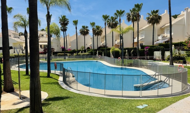Town house - Wiederverkauf - Marbella - Costabella