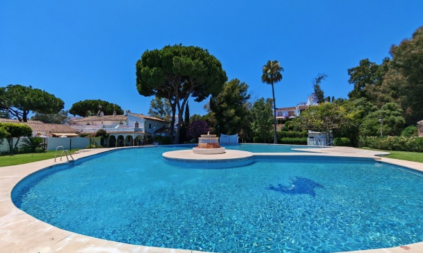 Town house - Wiederverkauf - Marbella - Elviria