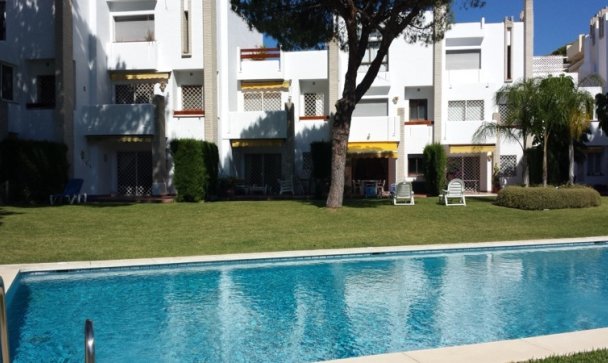 Town house - Wiederverkauf - Marbella - Nueva Andalucía