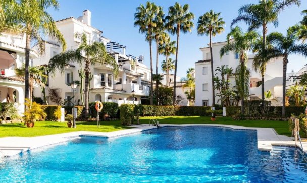 Town house - Wiederverkauf - Marbella - Nueva Andalucía
