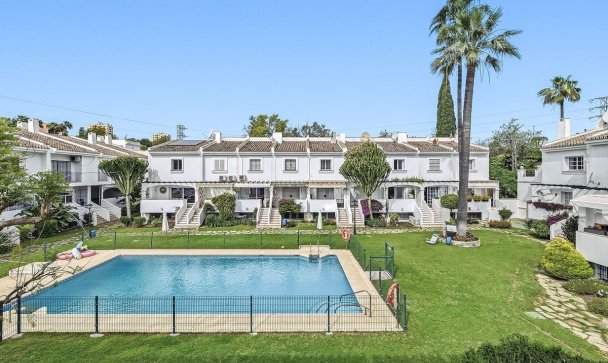 Town house - Wiederverkauf - Marbella - Nueva Andalucía