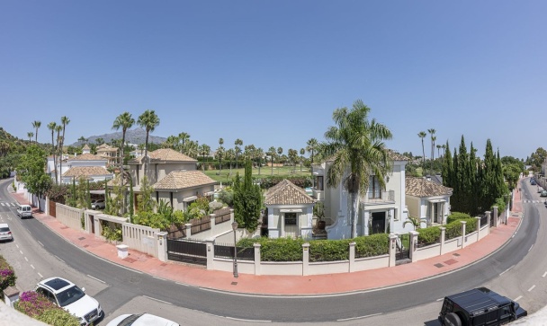 Town house - Wiederverkauf - Marbella - Nueva Andalucía
