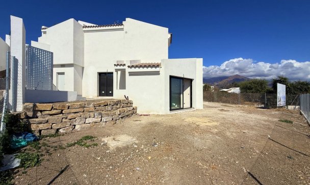 Villa - New Build - Estepona - Estepona Centro
