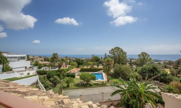 Villa - Resale - Benalmadena - Benalmadena Centro